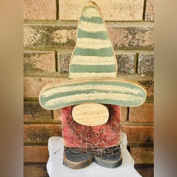 *Green Striped Hat Christmas Gnome - Picture 5 of 8